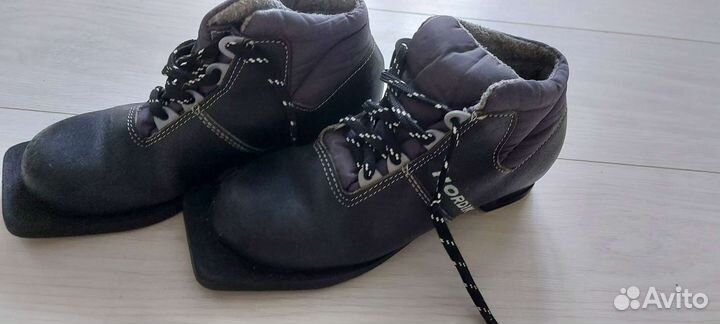 Лыжные ботинки 35 размер бу