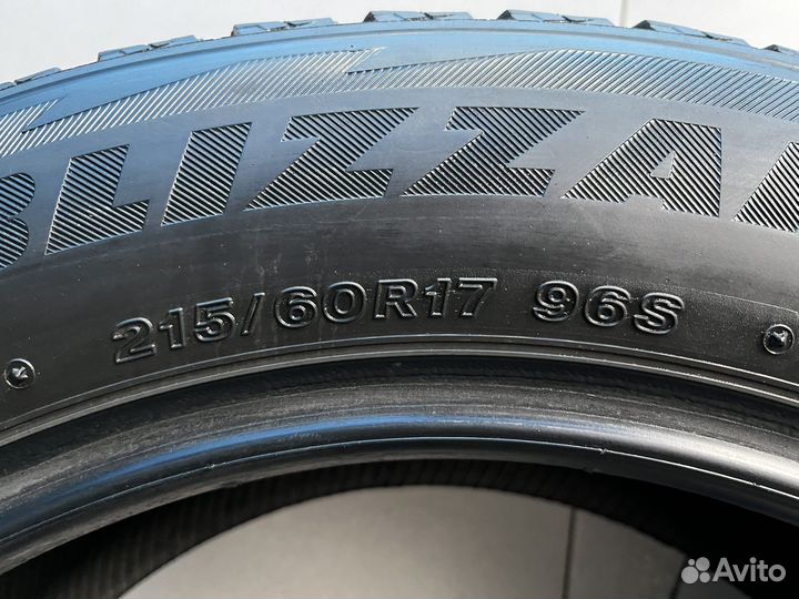 Bridgestone Blizzak DM-V2 215/60 R17