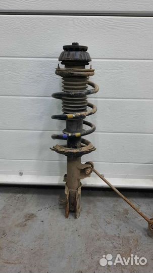 Правая передняя стойка hyundai solaris 2016г