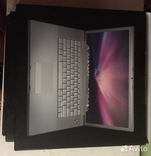 Коробки от apple macbook pro