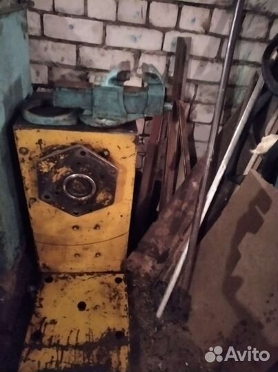 Стенд кантователь для сборки и разборки двигателей