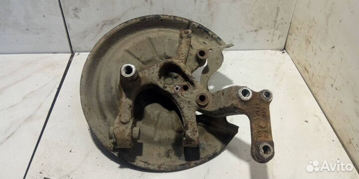 Кулак задний левый Skoda Octavia 2 (A5) рест. 1Z