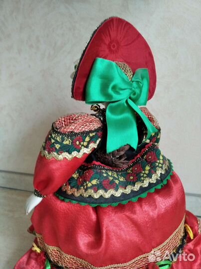 Кукла на чайник фарфоровая