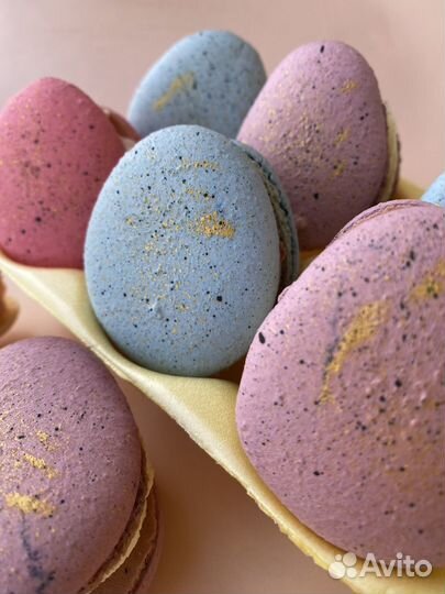 Пасхальные пирожные макарон