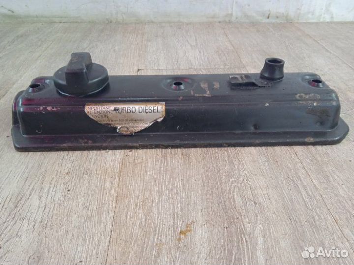 Крышка головки блока Volkswagen Passat B4 1.9 1995