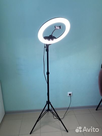 Кольцевая лампа со штативом бу