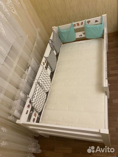 Детская кроватка