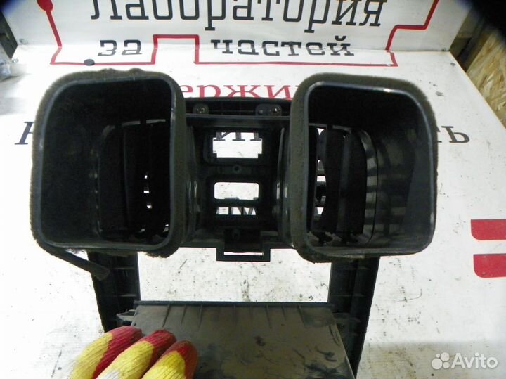 Накладка центральной консоли Hyundai Sonata