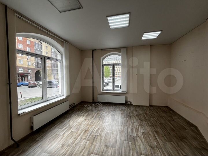 Офис с парковкой