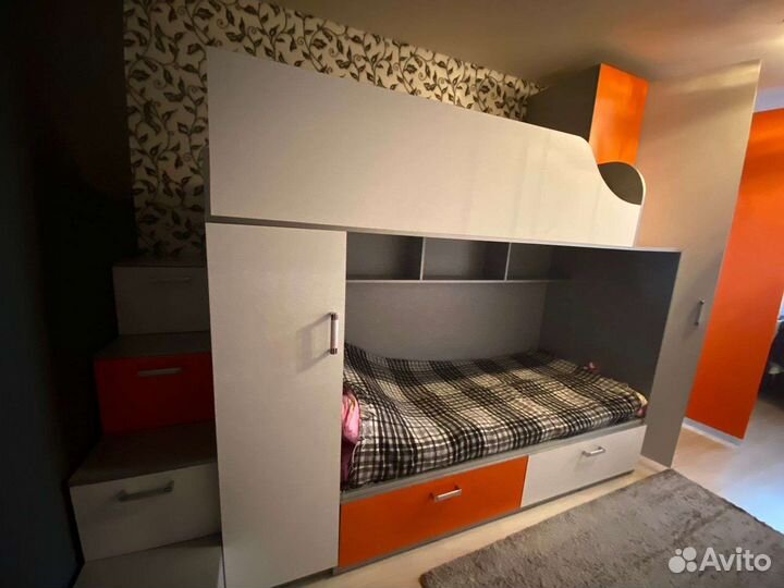 Двухъярусная кровать бу с матрасами