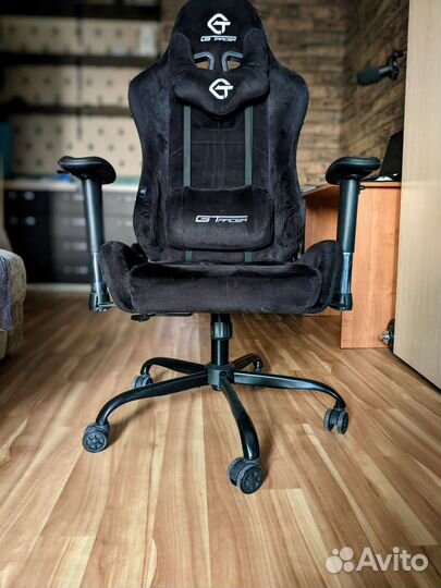 Игровое кресло GT Racer
