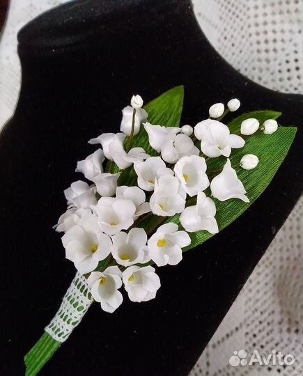 Бутоньерка-брошь 