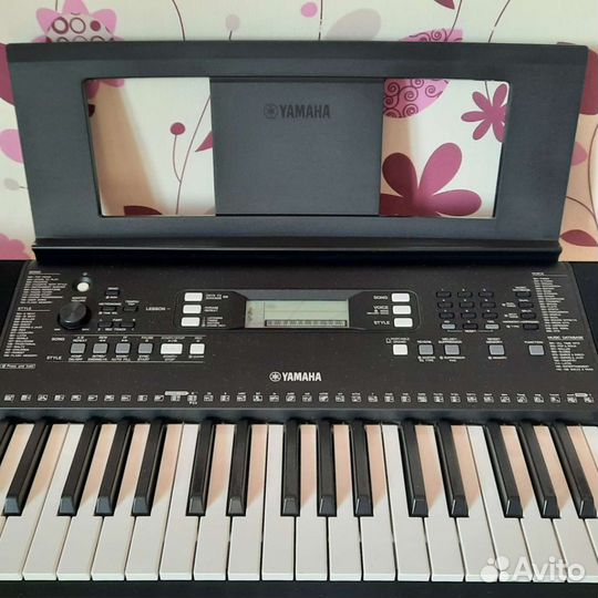 Цифровое пианино Yamaha PSR-E363