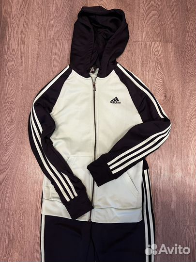 Спортивный костюм adidas