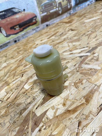 Бачок Гур Мицубиси Лансер 10