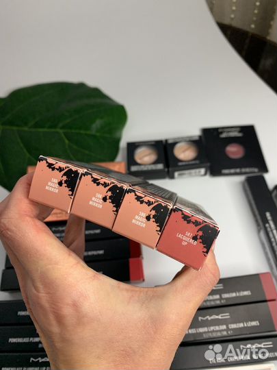 Помада Мас touche. Блески для губ. Тени мас