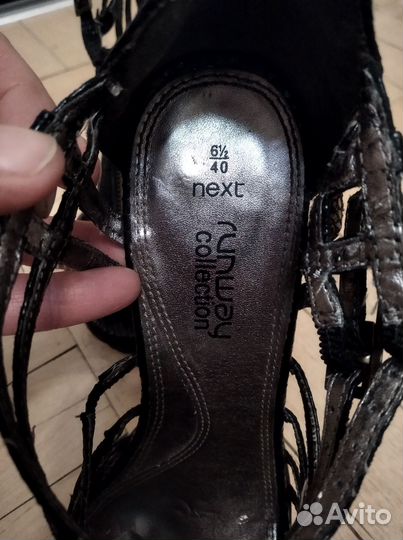 Босоножки next