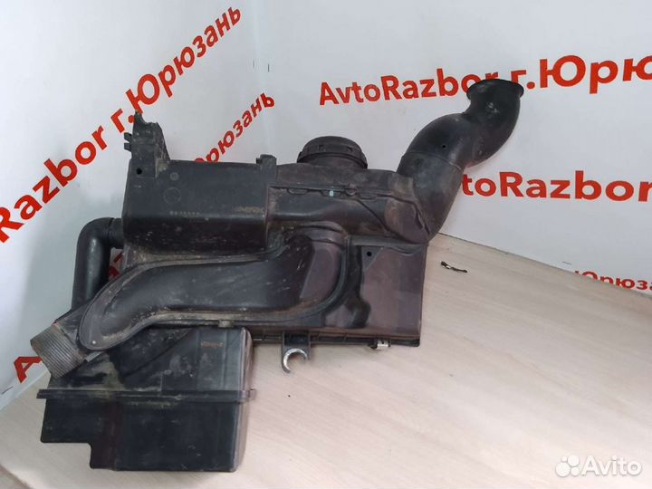 Корпус воздушного фильтра Volvo s40 04г.в