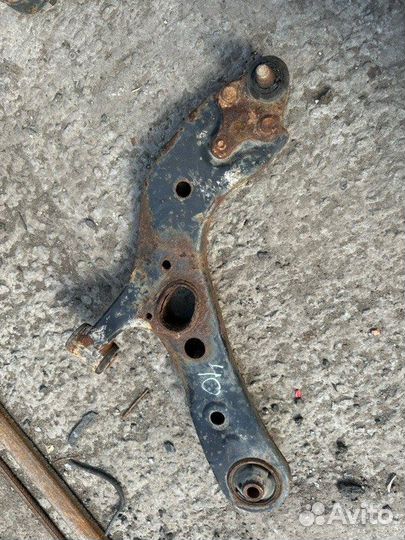 Рычаг передний правый Toyota Rav 4 2012