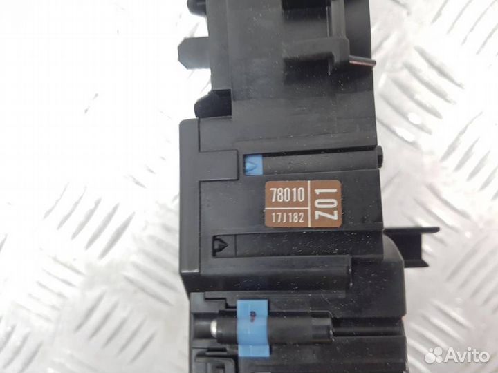 7801017J182 Переключатель подрулевой (стрекоза) L