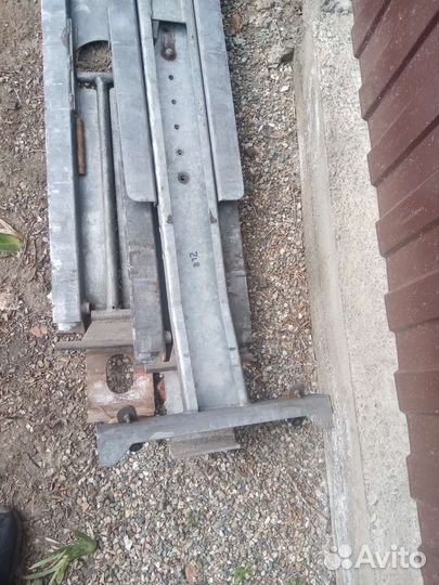 На полуприцеп продается тент