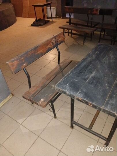 Стол и скамейки