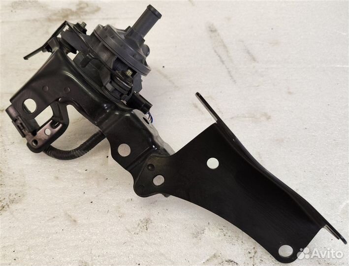 Помпа инвертора Toyota Prius ZVW30 2ZR 2012