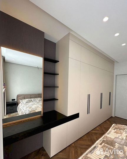 Шкаф распашной на заказ. Доставка и сборка