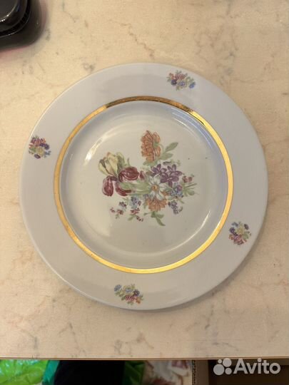 Набор суповых и обеденных тарелок