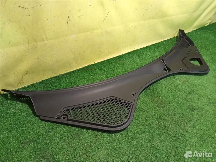 Жабо Porsche Panamera 2016