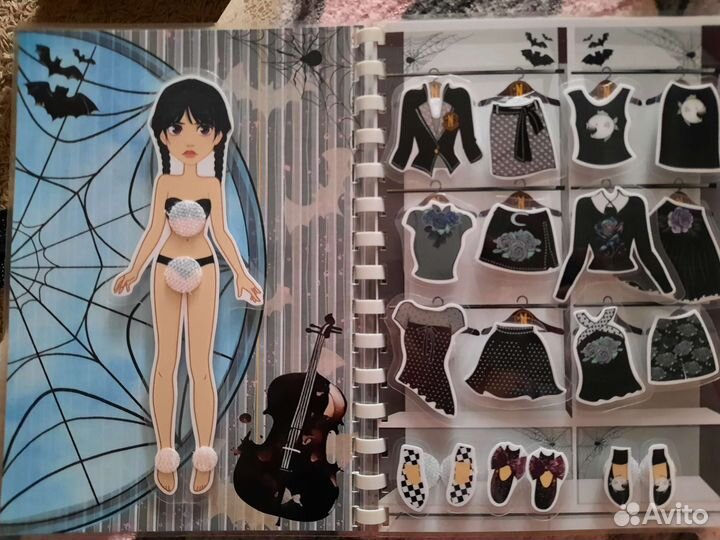 Альбом кукла Уэнсдей Аддамс