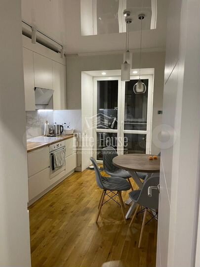 2-к. квартира, 57 м², 7/7 эт.