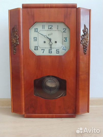 Антикварные часы с боем