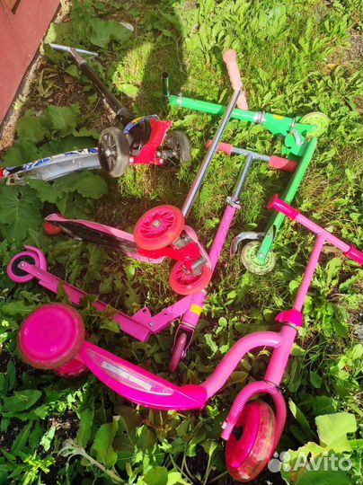 Скутер розовый с подсветкой, 3х лет парковка