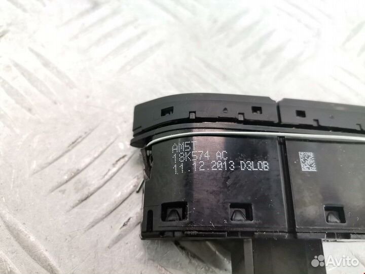 Кнопка обогрева лобового стекла Ford Focus 3 2014