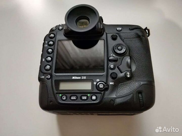 Nikon D5
