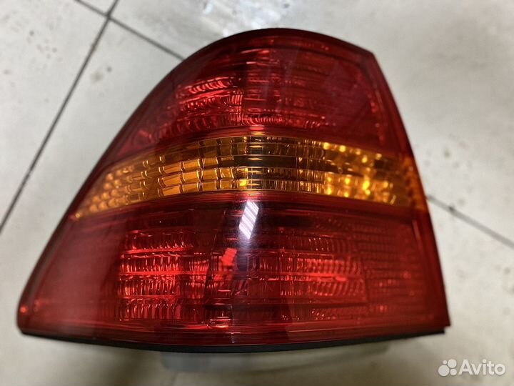 Задний фонарь «Lexus» LS430