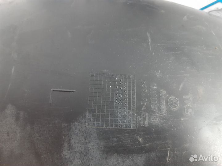 Подкрылок задний левый Volkswagen Touran 2.0 TDI