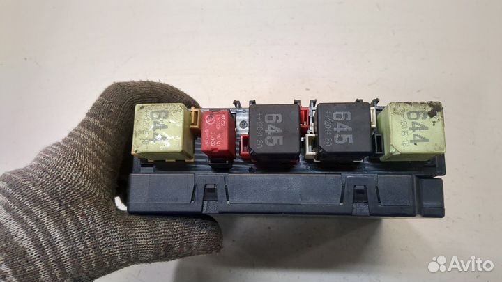 Блок управления бортовой сети Skoda Octavia (A5)