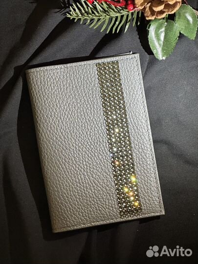 Инкрустация стразами