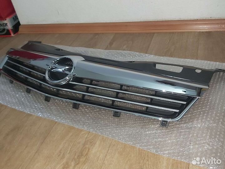 Решетка радиатора Opel Astra h