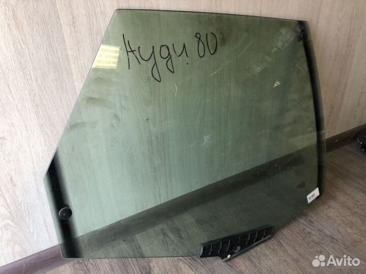 Стекло двери задней правой Audi 80