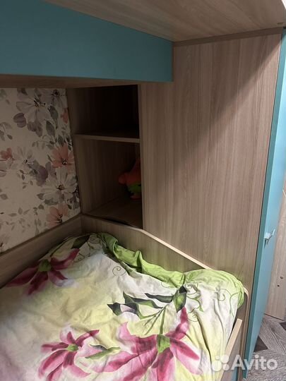 Двухярусная кровать с шкафами бу