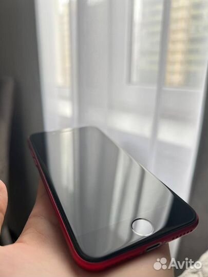 iPhone SE, 64 ГБ