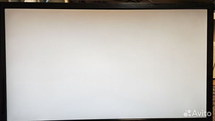 Samsung U28E590D 4К 28