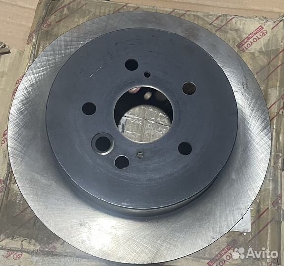 Тормозной диск Тойота (Toyota) RAV4