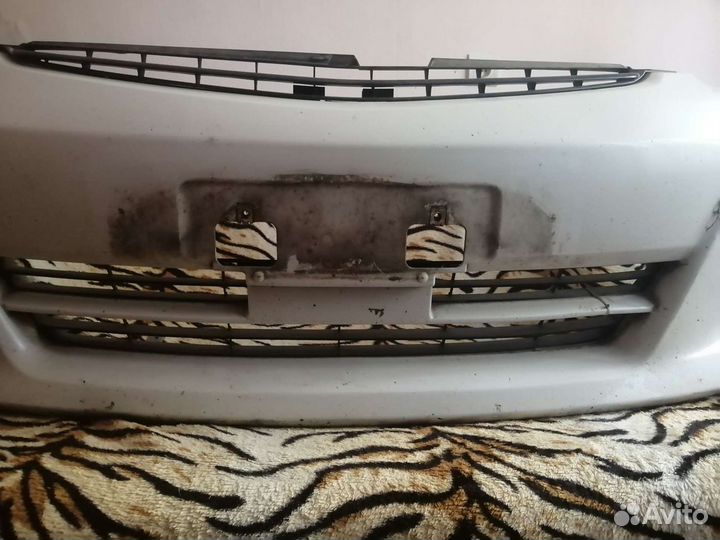 Бампер передний Toyota Wish