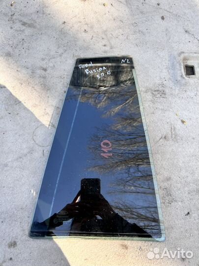 Форточка задней двери Ford Fusion