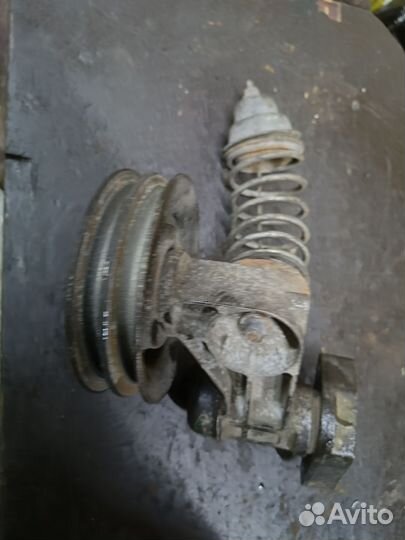 Кронштейн ролика натяжителя ремня Volvo FL 10