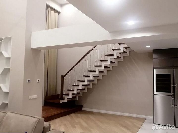 Лестница на второй этаж под ключ